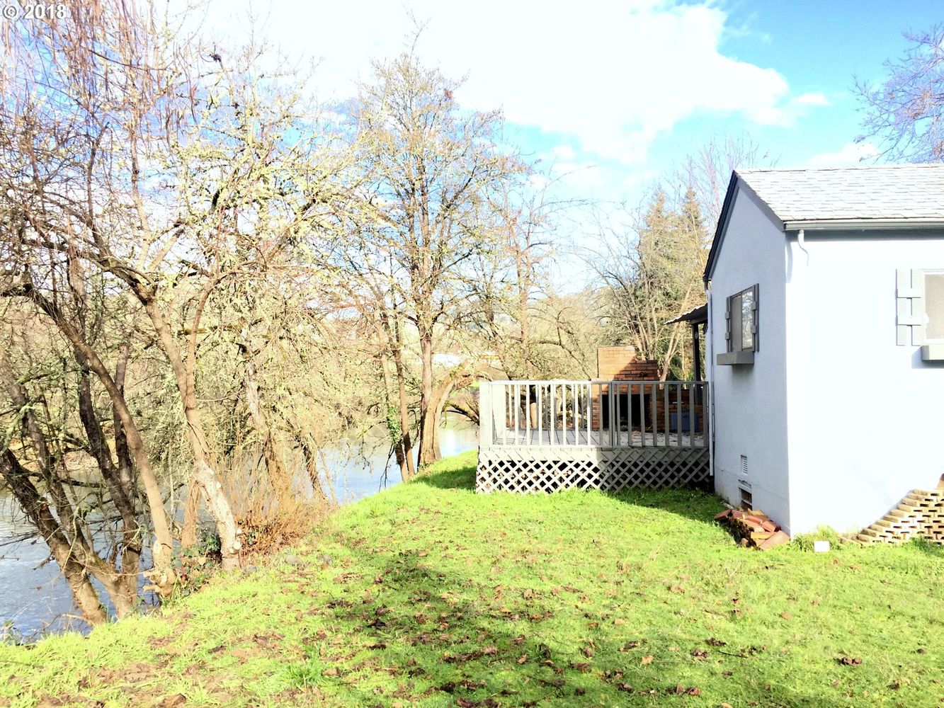 310 SE Pine St, Roseburg, OR 97470